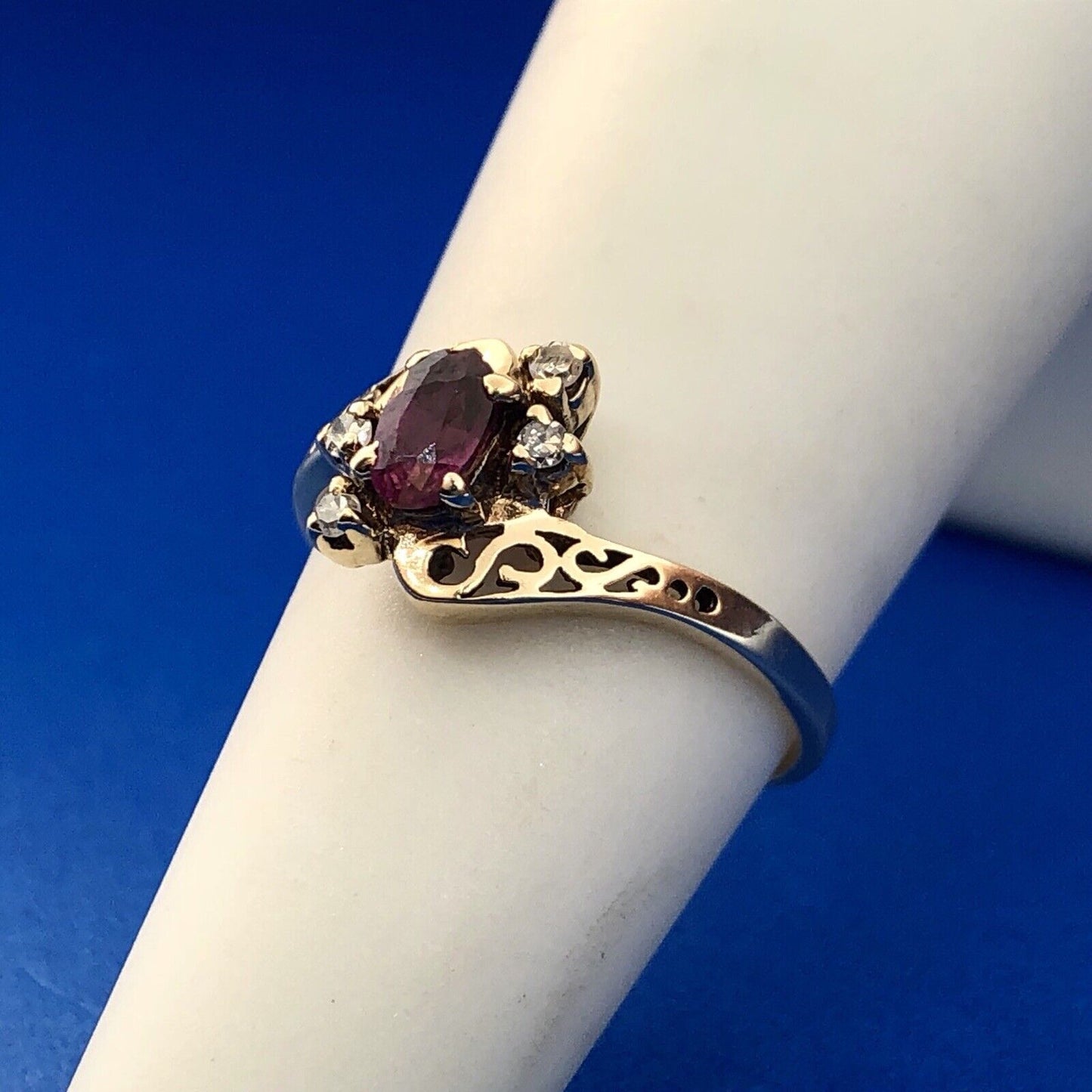 Vintage 10K Yellow Gold Garnet Diamond January Anniversary Bypass Ring