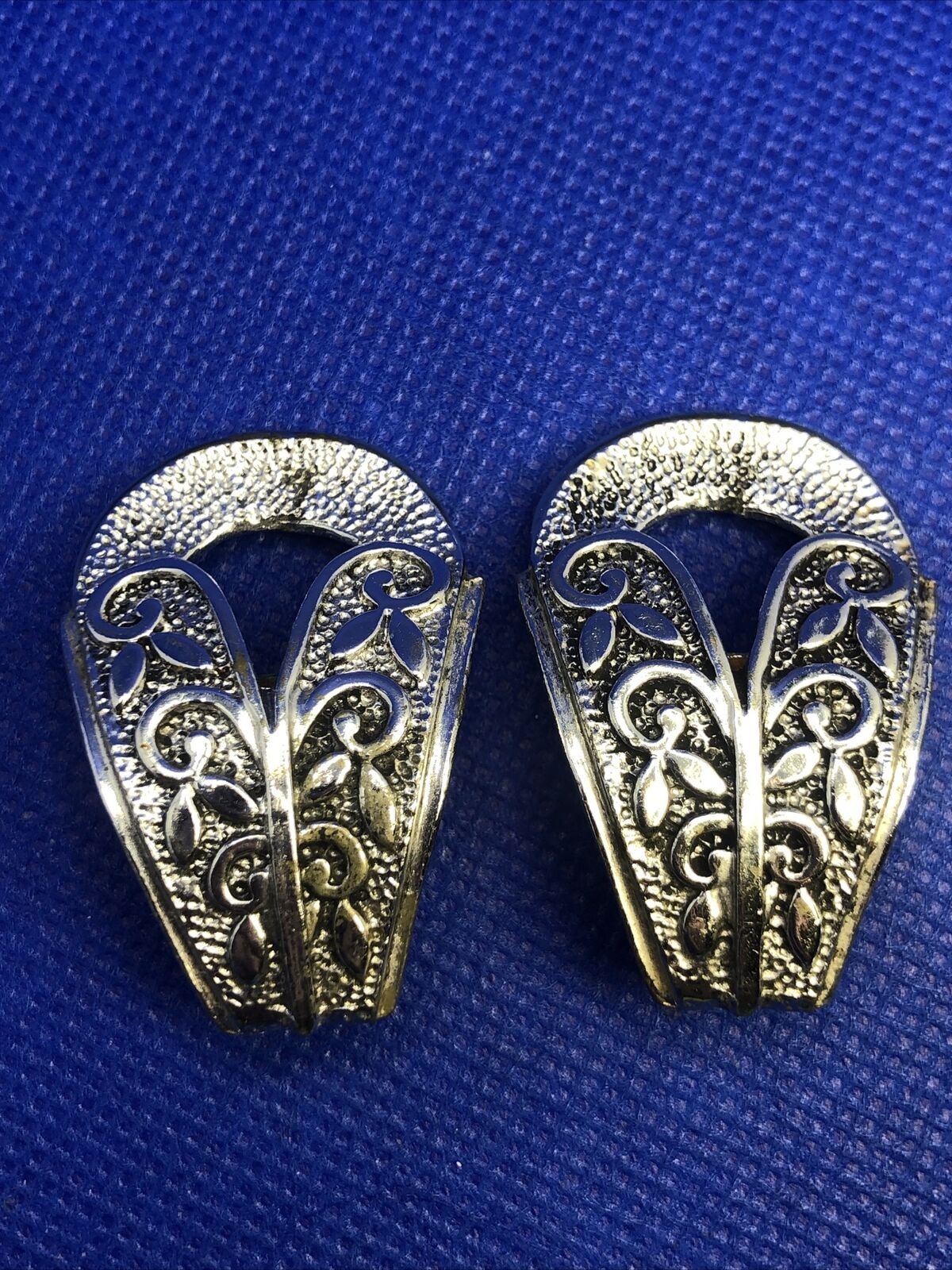 Vintage Designer Selini Silver Tone Floral Scroll Statement Clip On Earrings