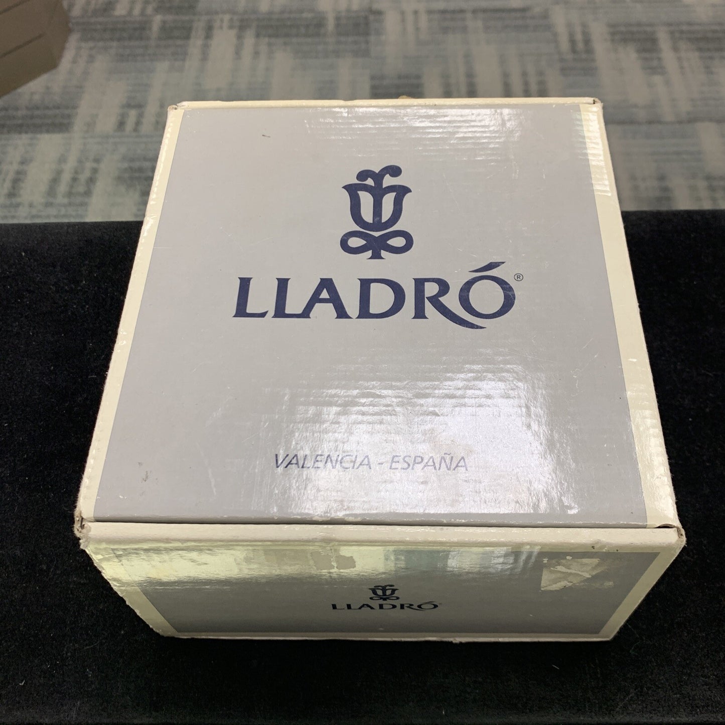 1998 Lladro Safe And Sound Terrier Child Retired Porcelain Figurine #6556 NIB