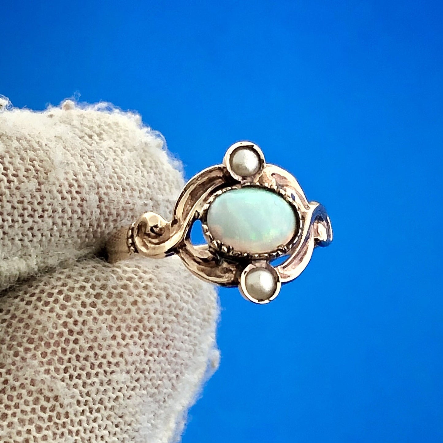 Vintage Estate 10k Yellow Gold White Opal Pearl Whimsical Wavy Ring Size 4.5