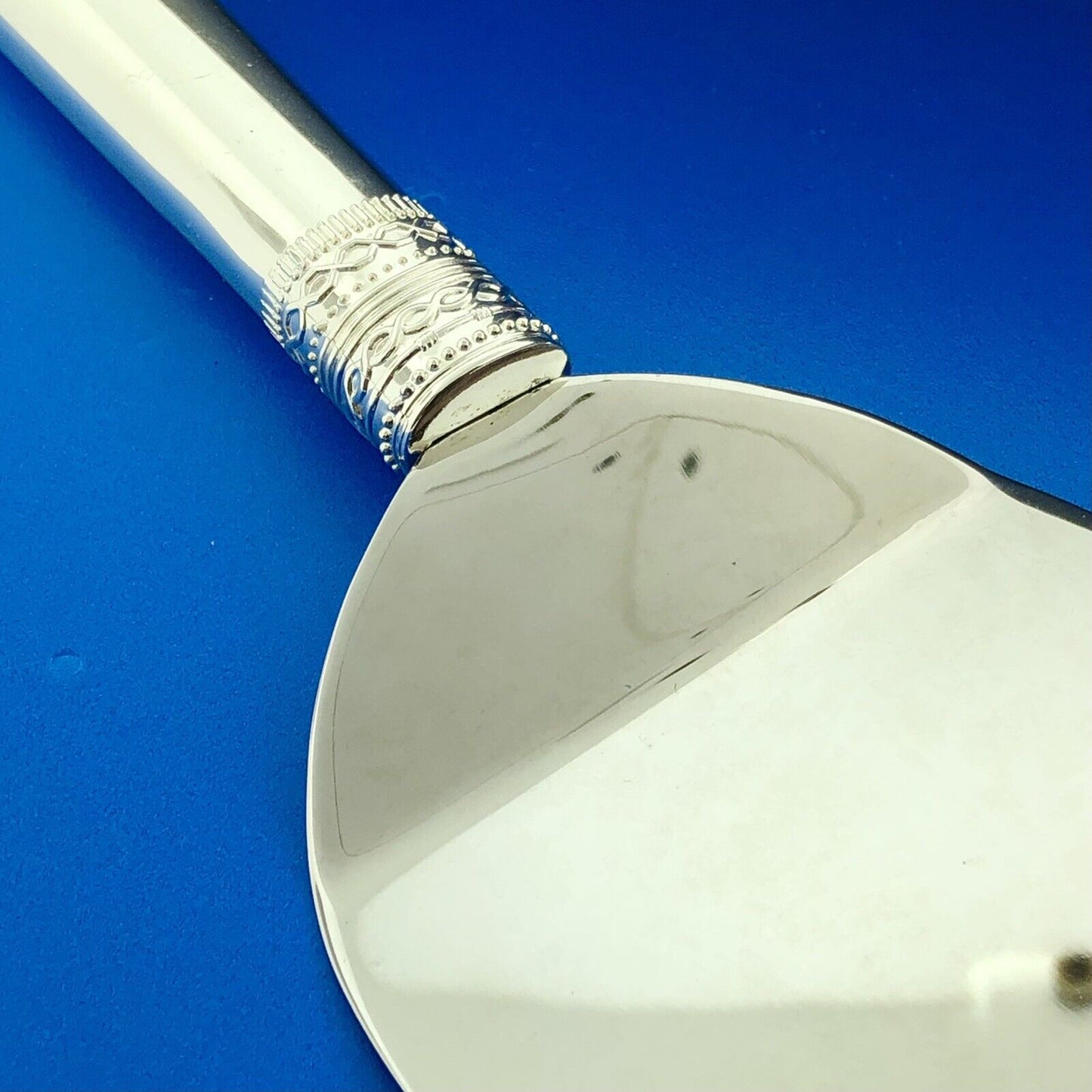 Designer Vera Wang Silver Plate Wedgewood With Love Pie Cake Pastry Knife Server