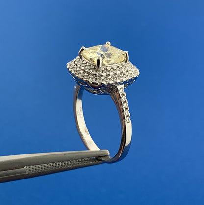 Stunning Sterling Silver 925 Cushion Cut Cream Quartz CZ Accent Ring Size 6