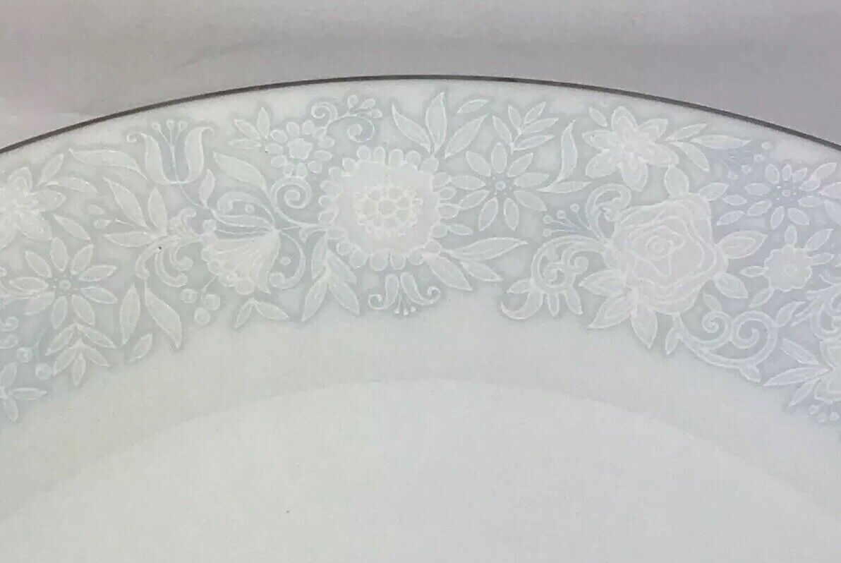 Retired Noritake Ravel Pattern White Flowers w/Blue Silver Trim Salad Plate