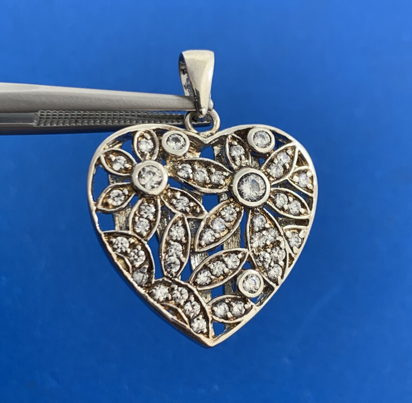 Designer DBJ Cubic Zirconia 925 Sterling Silver Floral Heart Pendant