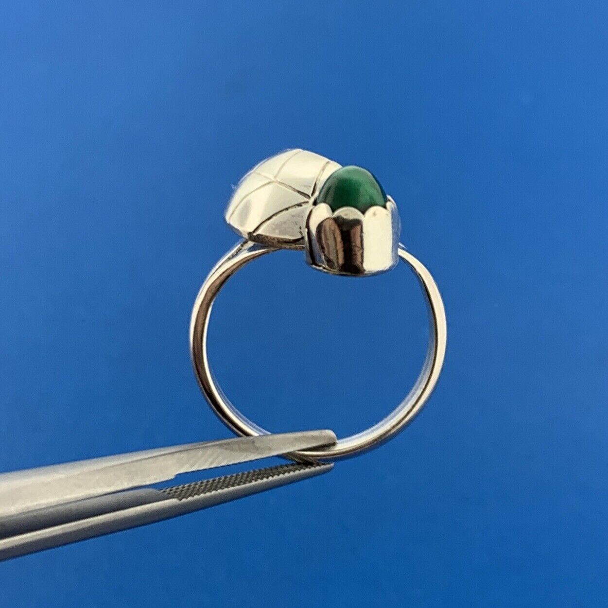 Stunning Sterling Silver 925 Cabochon Oval Green Malachite Floral Ring Size 8