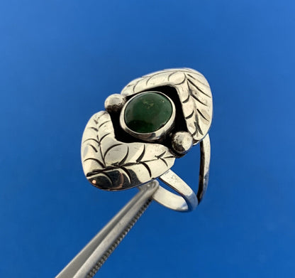 Stunning Sterling Silver 925 Cabochon Green Onyx Leaf Finger Ring Size 6.25