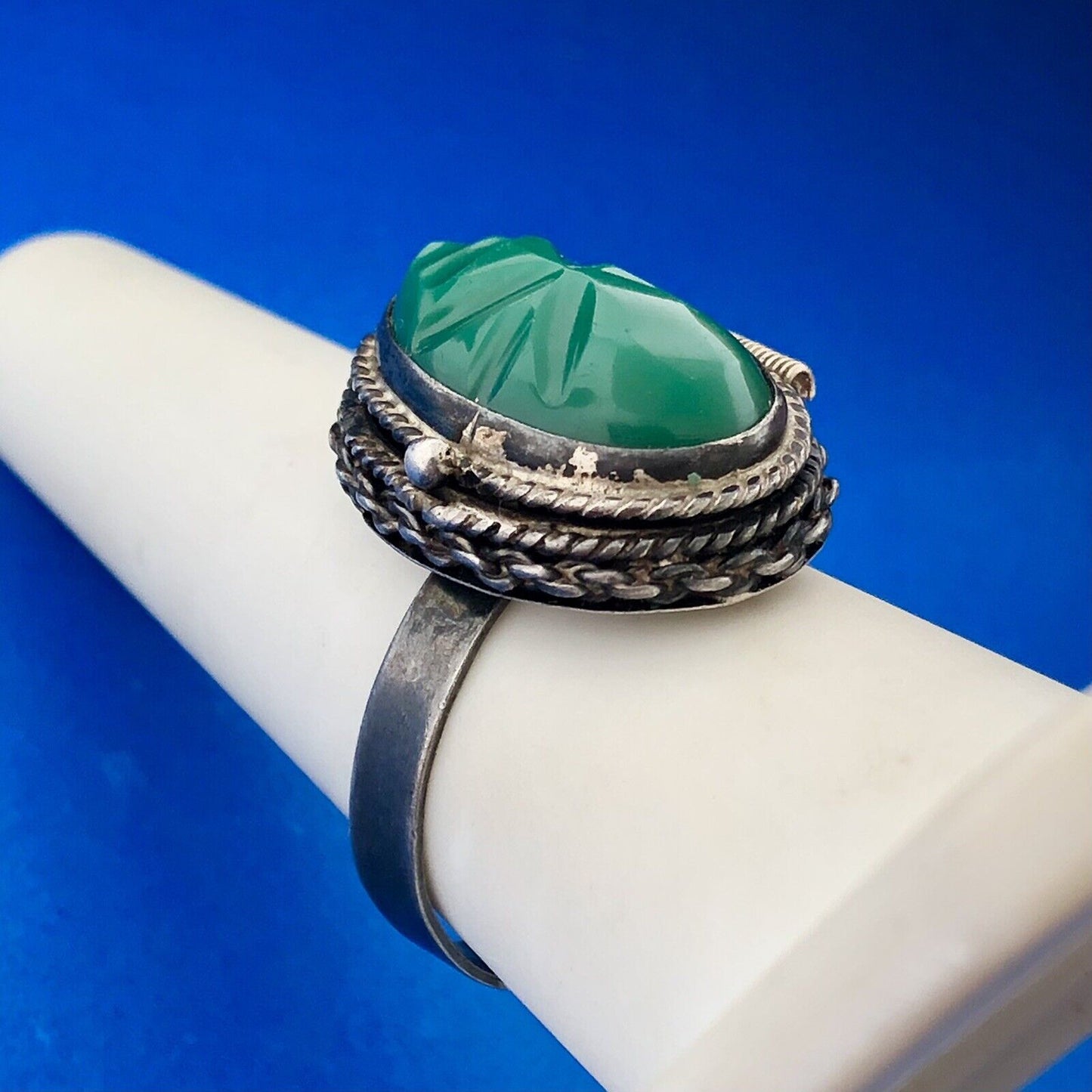 Lovely Sterling Silver 925 Onyx Colored Glass Snuff Poison Pill Adjustable Ring