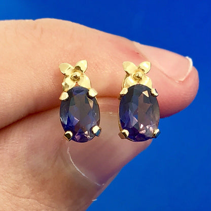 Designer Mexico 14K Yellow Gold Floral Motif Amethyst February Stud Earrings