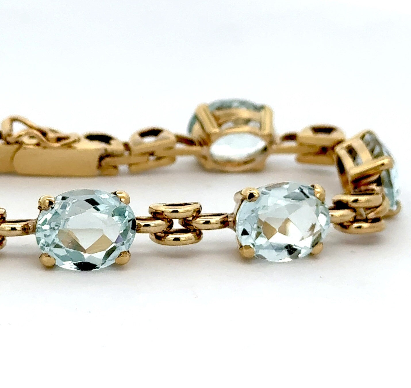 Gorgeous 18k Yellow Gold Oval Aquamarine March Anniversary Tennis 7” Bracelet