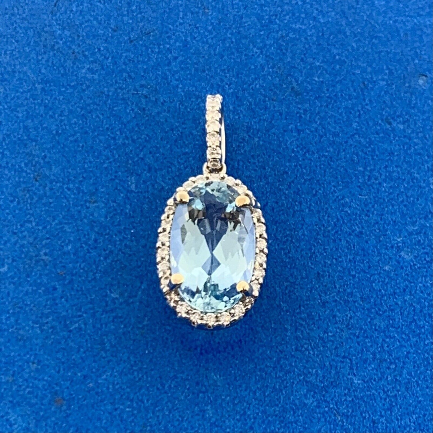 18K White Gold Oval Aquamarine Diamond Halo Pendant