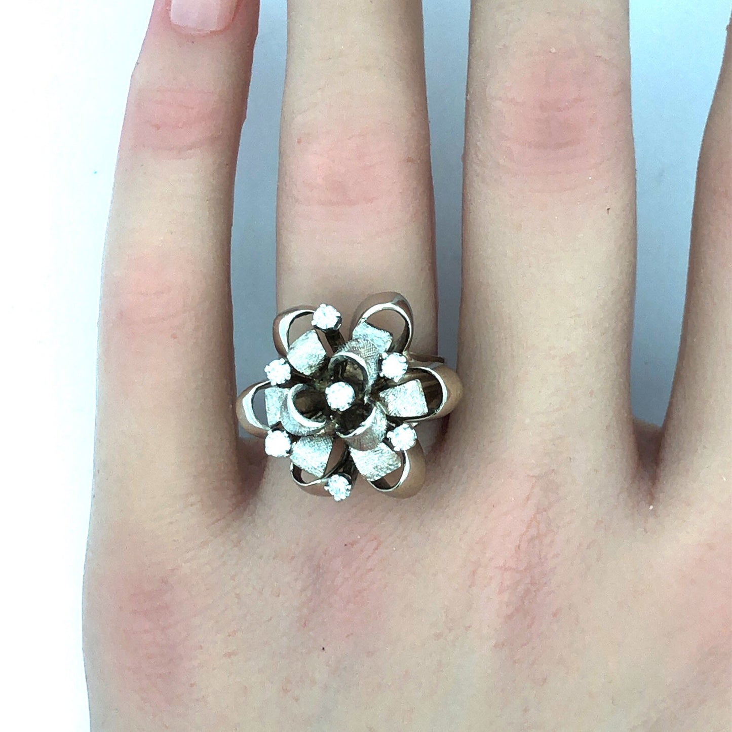 Vintage 14K White Gold Diamond Floral Polished Florentine Ribbon Statement Ring