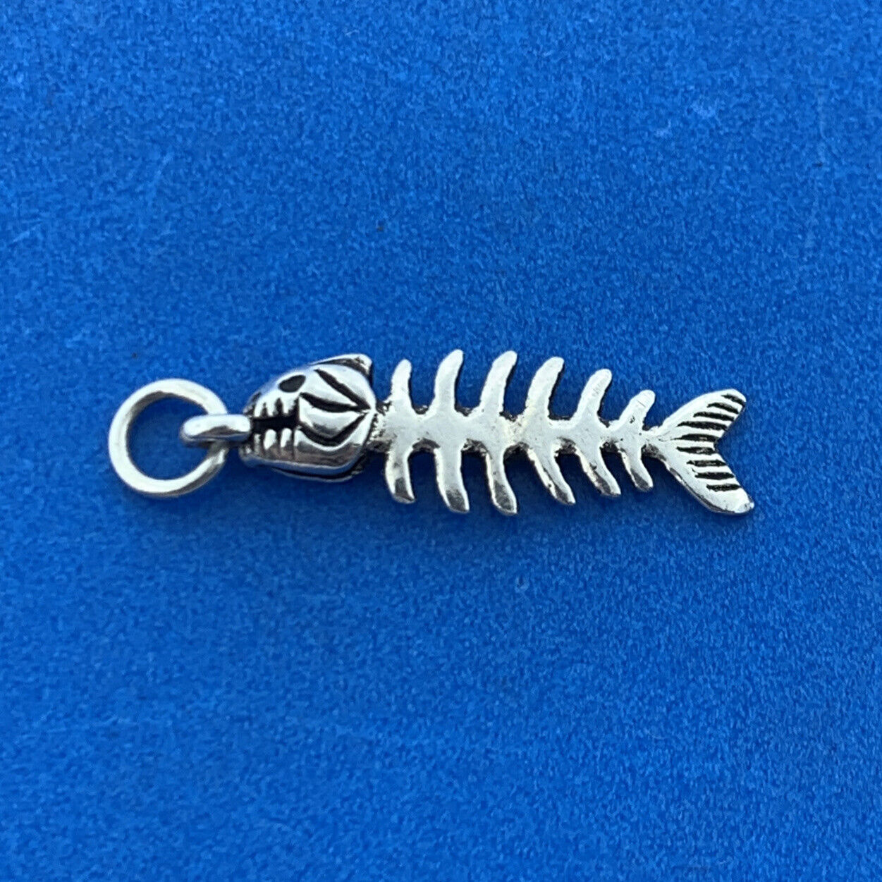 Retro 925 Sterling Silver Fish Bones Strength Tenacity Bracelet Pendant Charm