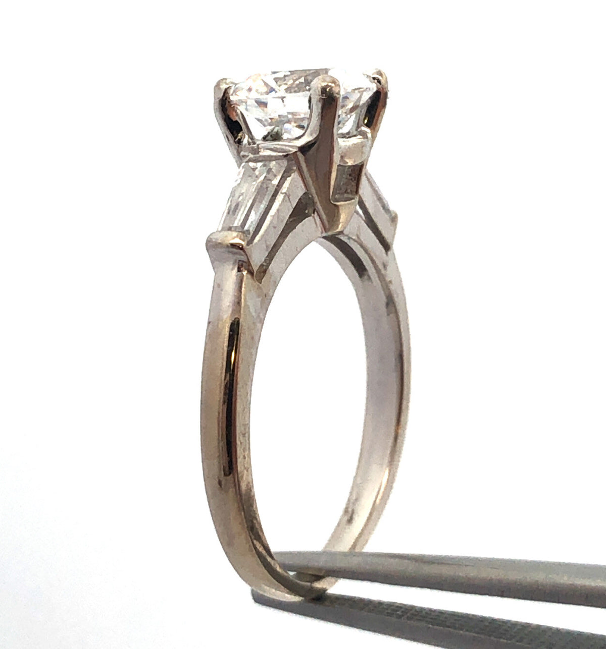 Stunning 14K White Gold Cubic Zirconia CZ Solitaire W/Accents  Engagement Ring