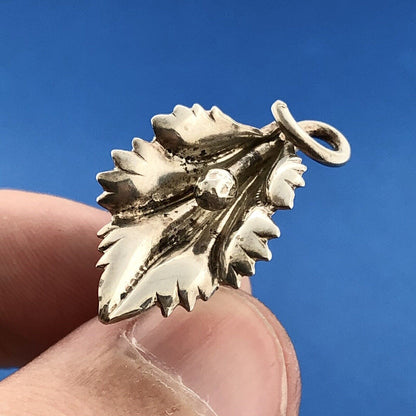 Vintage Estate Sterling Silver 925 Flower Lily Screw Back Women's Earrings