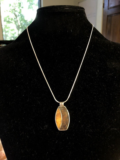 Vintage 925 Sterling Silver Amber Orange Agate Inlay Oval Pendant Necklace