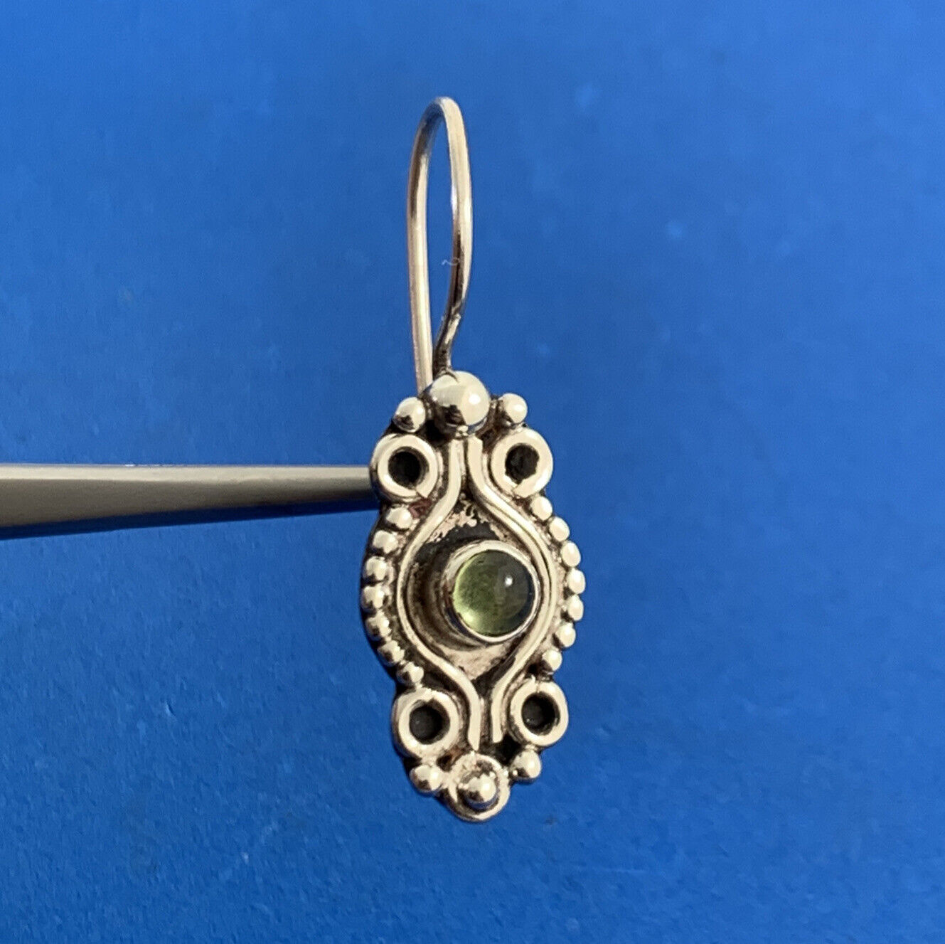 Estate 925 Sterling Silver Peridot Cabochon Bead & Scroll Dangle Earrings