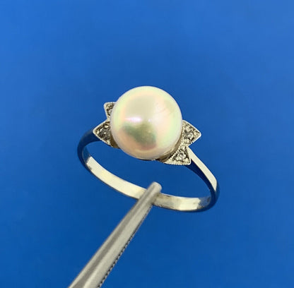 Vintage 18K White Gold Pearl Solitaire Size 6.5 Cocktail Ring