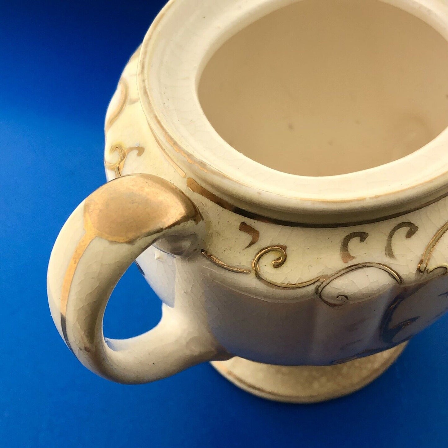 Mid Century Hinode Japan China Gilt Floral Scroll Pattern Handled Sugar w/Lid