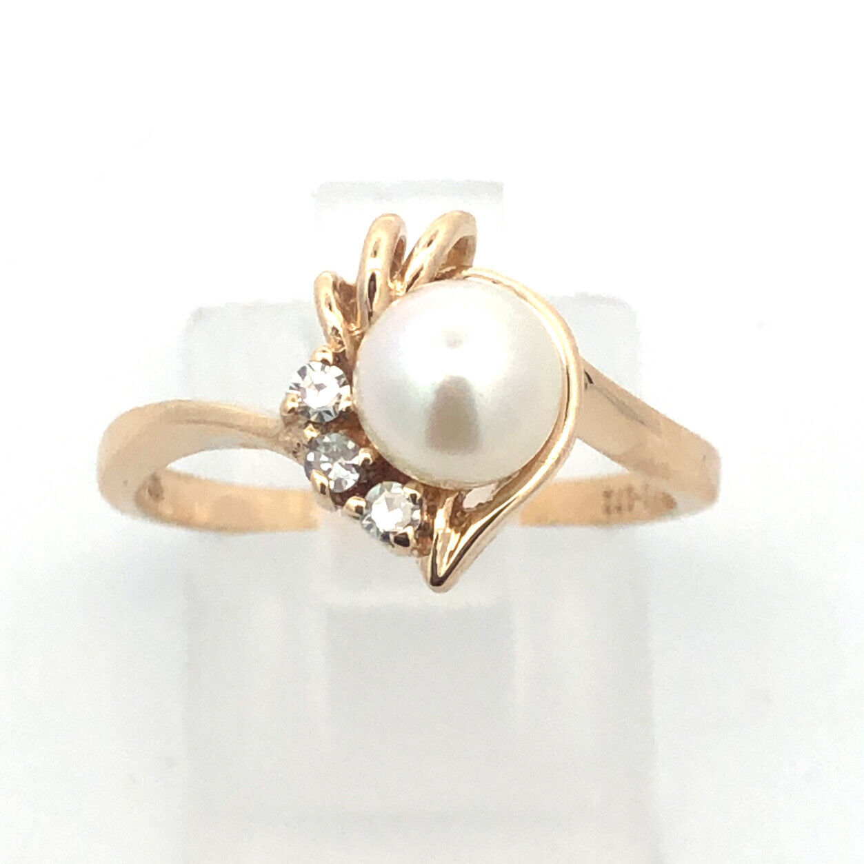 Designer JUB 10K Yellow Gold Round Pearl Round Diamond Accented Cocktail Ring