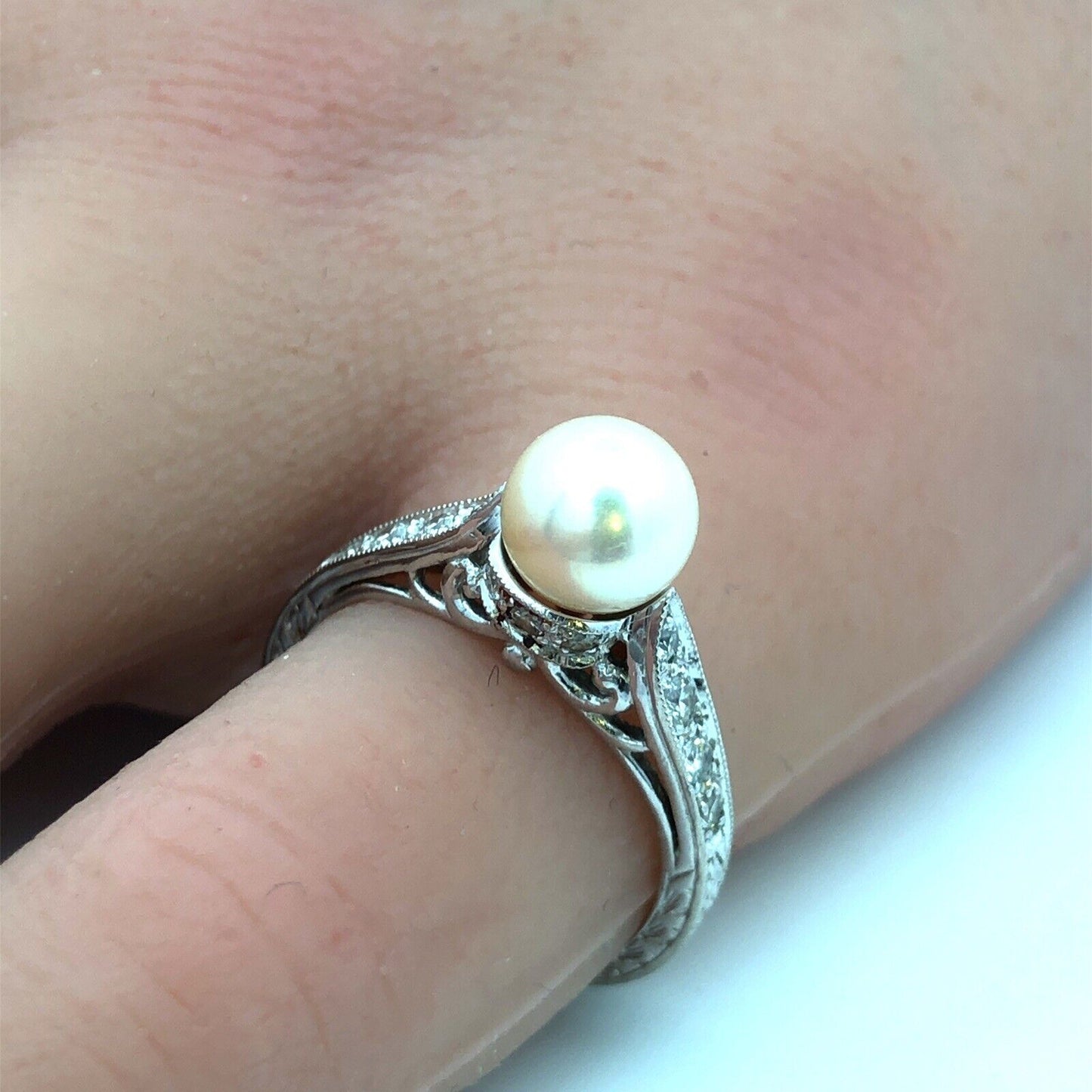 Vintage 14K White Gold Pearl Solitaire Diamond Accented Cocktail Ring