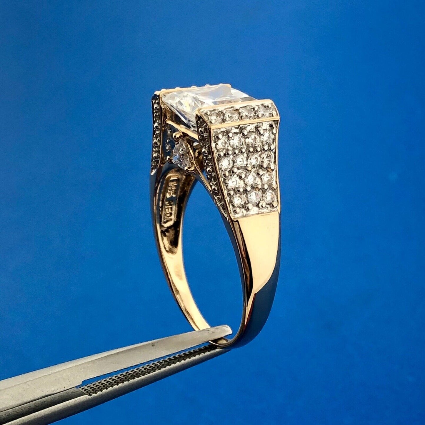 MEDA 14k Yellow Gold Princess Cut Sparkling Cubic Zirconia Accent Ring Size 7.75