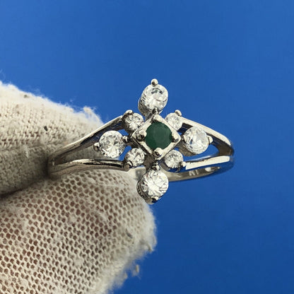 Stunning Sterling Silver 925 Round Cut Emerald Sparkling CZ Cross Ring Size 9