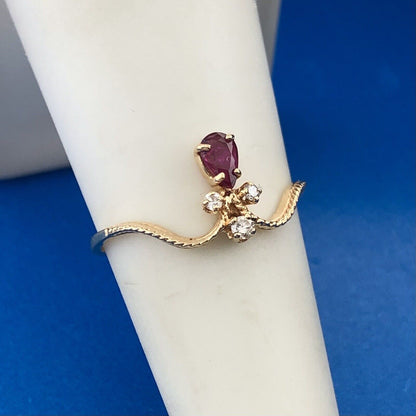 Exquisite 18K Yellow Gold Pear Ruby Diamond Balinese Style July Anniversary Ring
