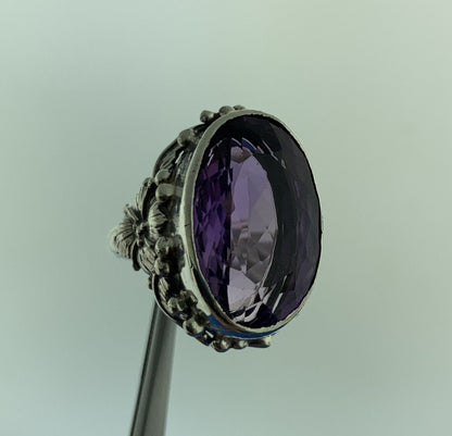 Stunning Sterling Silver 925 Large Oval Cut Purple Amethyst Floral Ring Size 6