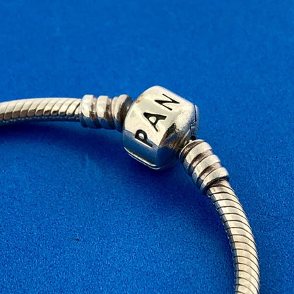 Authentic PANDORA Moments 590702 Sterling Silver Iconic Barrel Charm Bracelet