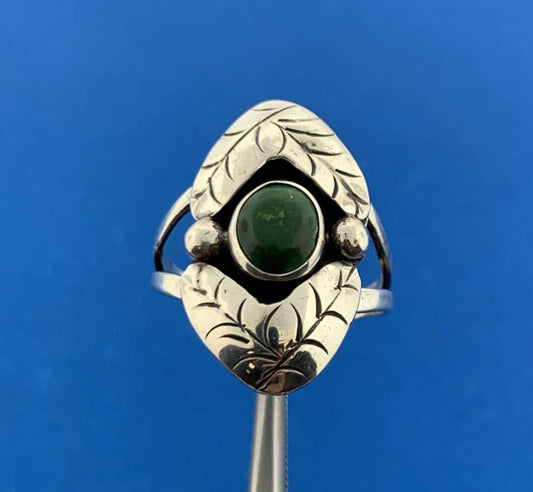 Stunning Sterling Silver 925 Cabochon Green Onyx Leaf Finger Ring Size 6.25