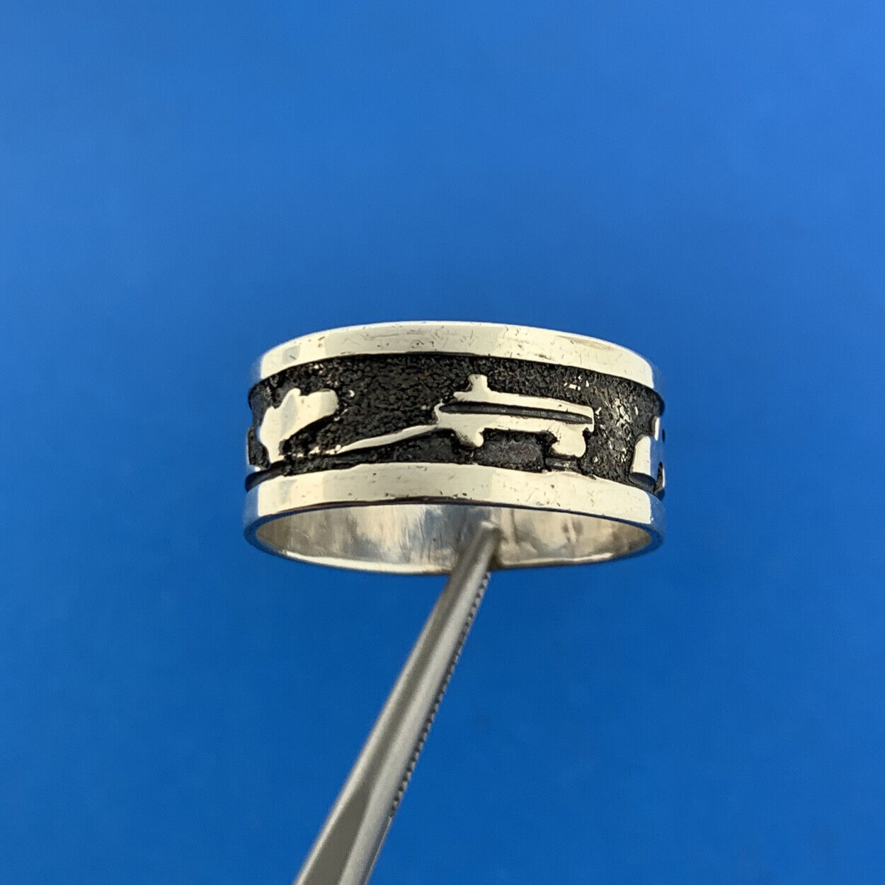 Old Pawn Native American Unsigned 925 Sterling Silver Storyteller Wide Band Ring