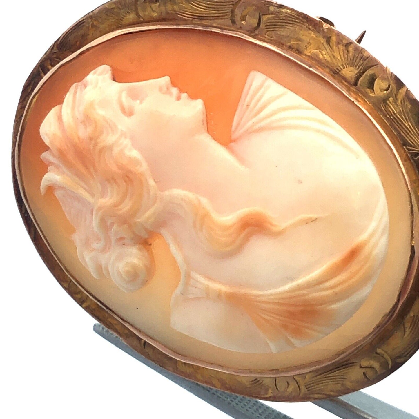 Victorian Vintage 10K Oval Carved Shell Cameo Scroll Statement Brooch Pendant