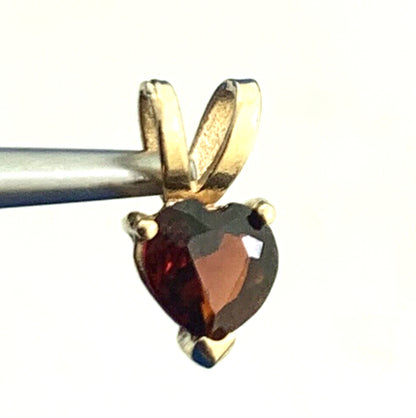 Estate 14K Yellow Gold Garnet Heart Petite Charm Pendant