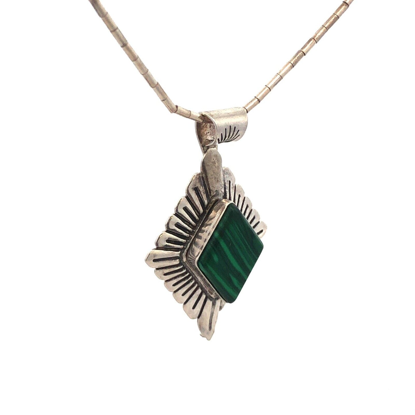 Native American QT 925 Sterling Silver Green Malachite Pendant Necklace