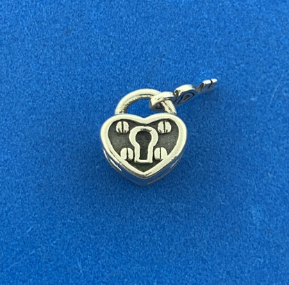 Chamilia 925 Sterling Silver Heart Lock Key To My Heart Slide Bracelet Charm