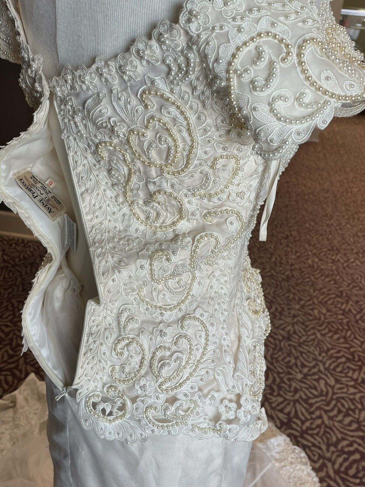 Avine Perucci St. Pucchi Bridal Dress Gown 100% Silk Size 6
