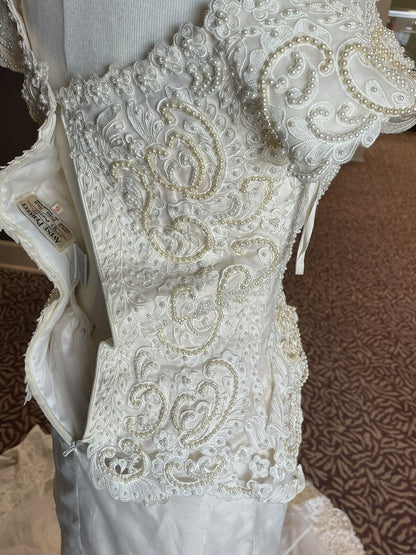Avine Perucci St. Pucchi Bridal Dress Gown 100% Silk Size 6
