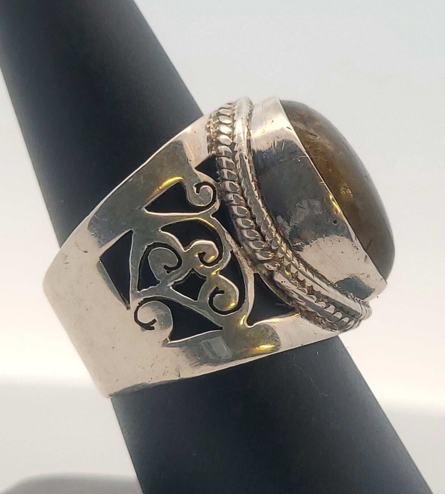 925 Sterling Silver Oval Labradorite Cabochon Statement Open Scroll Ring