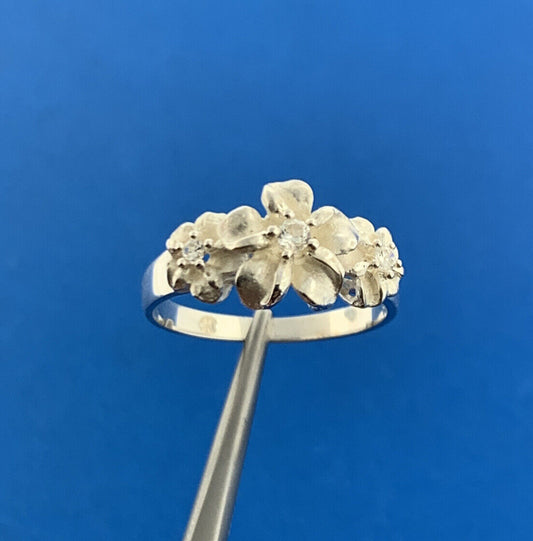 Lovely 925 Sterling Silver Cubic Zirconia CZ Daisy Floral Trio Cocktail Ring