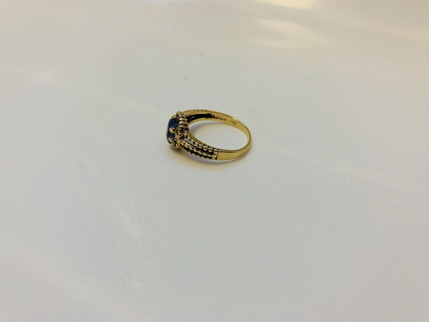 Vintage 10K Yellow Gold Oval Blue Topaz Triple Shank December Cocktail Ring