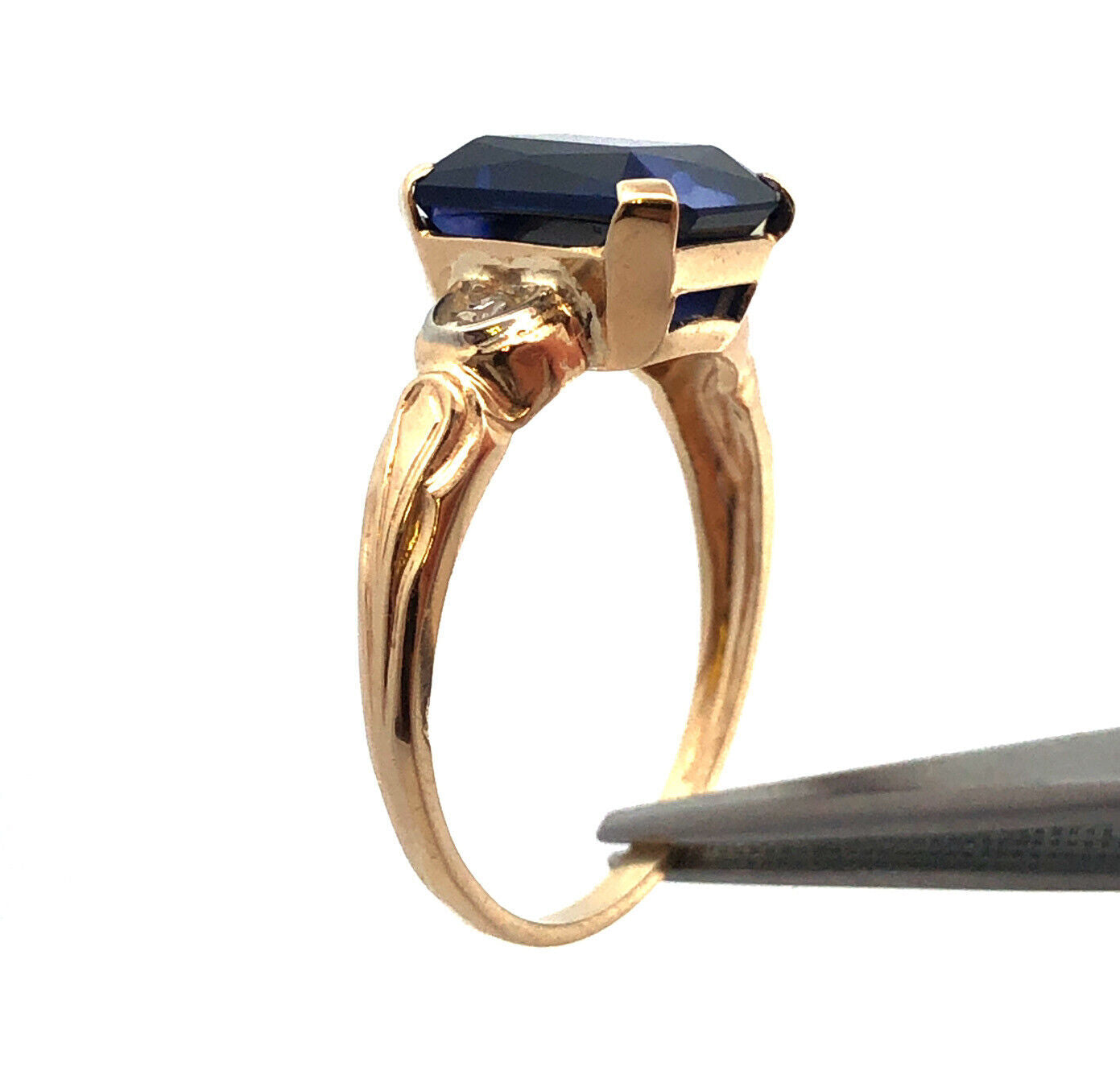 Vintage 14K Yellow Gold Emerald Cut Blue Sapphire Diamond Accent Occasion Ring