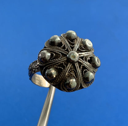 Retro 925 Sterling Silver Filigree Floral Etched Floral Dome Ring