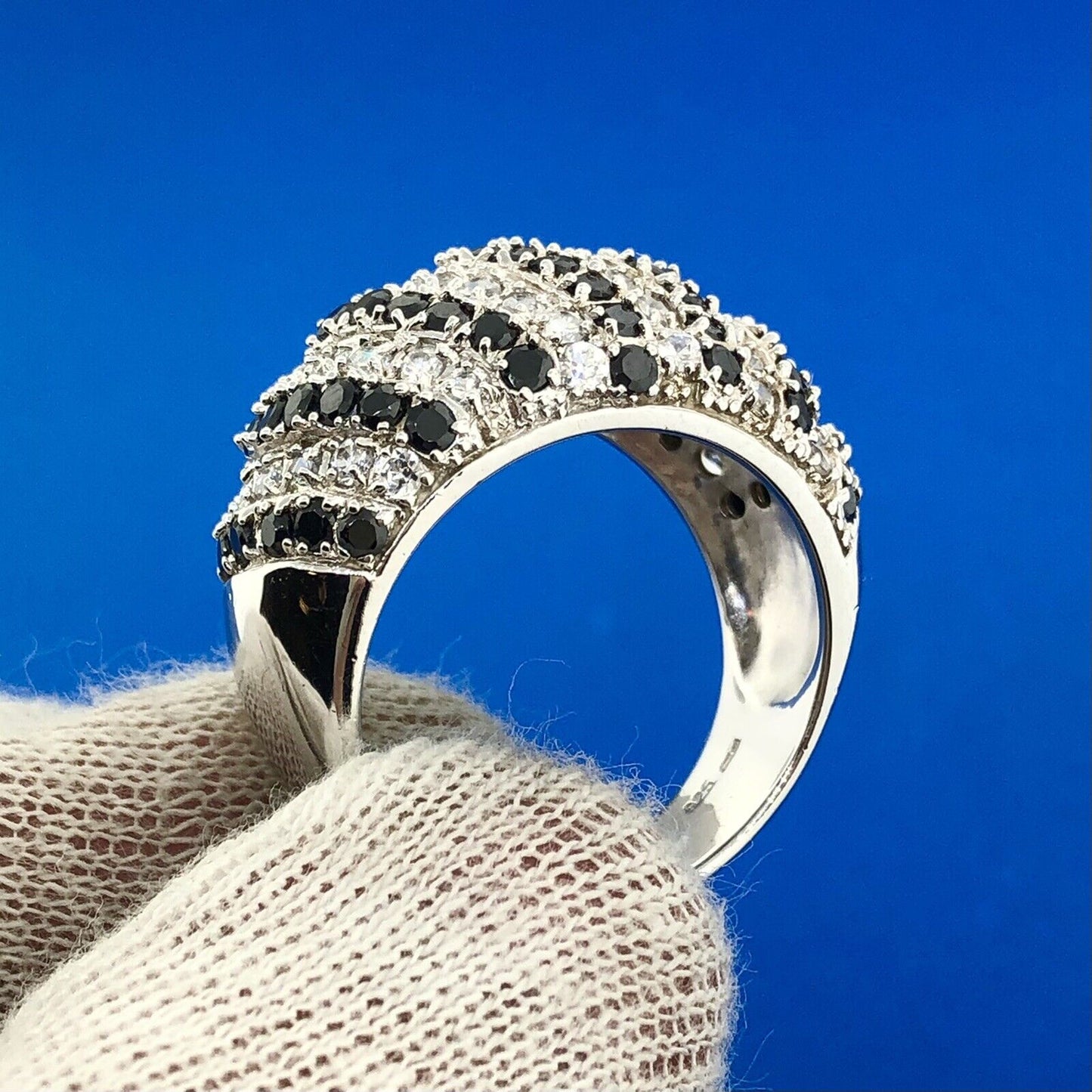 Stunning Sterling Silver 925 Black and White Cubic Zirconia Dome Ring Size 10.75
