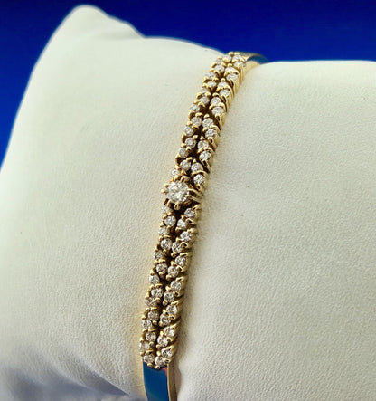 Vintage Designer Elegant 18K Yellow Gold Diamond Hinged Bangle Cuff Bracelet