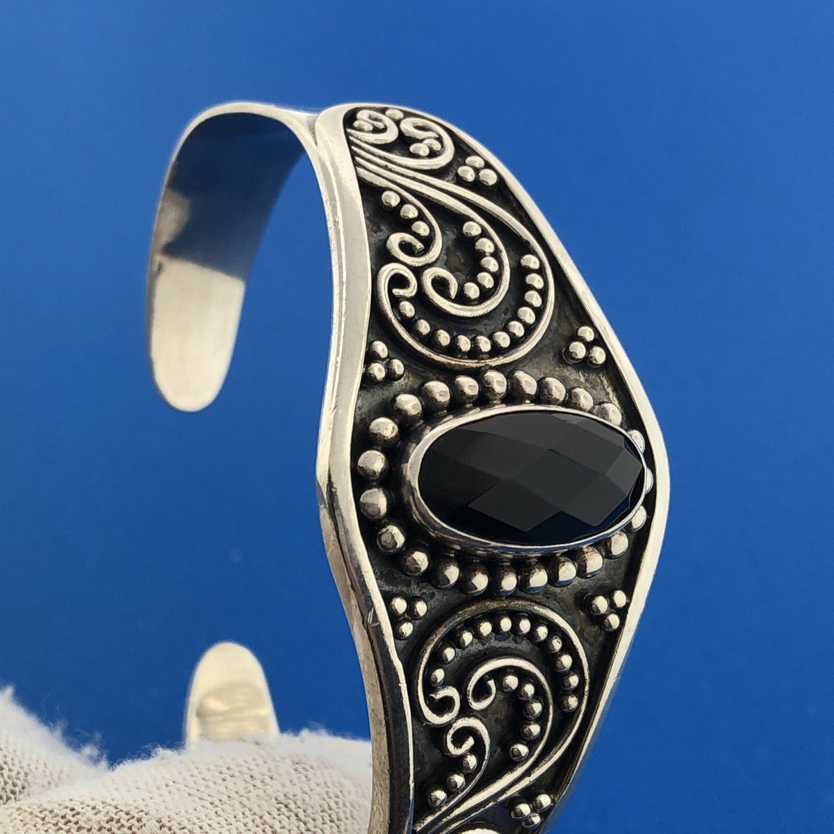 BA Suarti 925 Sterling Silver Faceted Black Onyx Balinese Tapered Cuff Bracelet