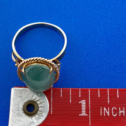 Vintage 18K Yellow Gold Natural Oval Green Jadeite Jade Ring Size 5.25
