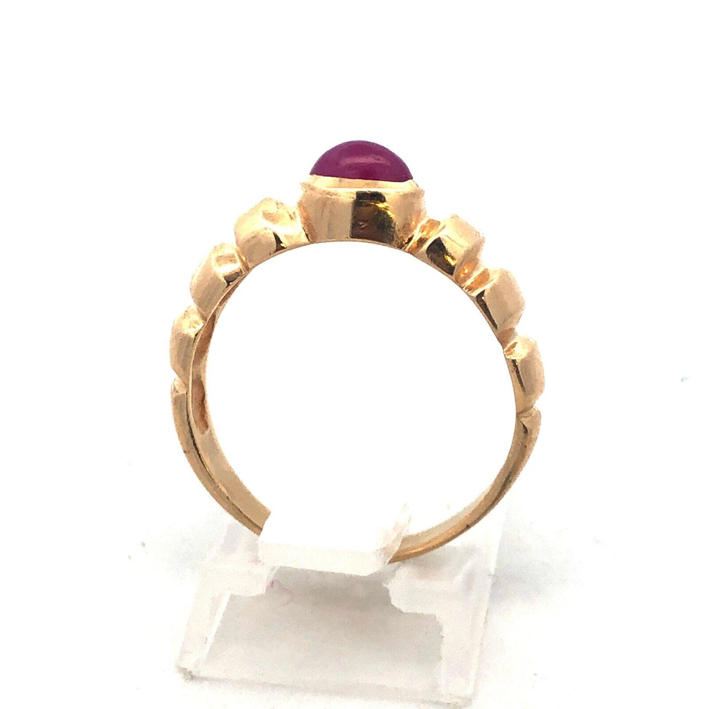Gorgeous 14k Yellow Gold Oval Shaped Cabochon Fuchsia Ruby Ridge Ring Size 8