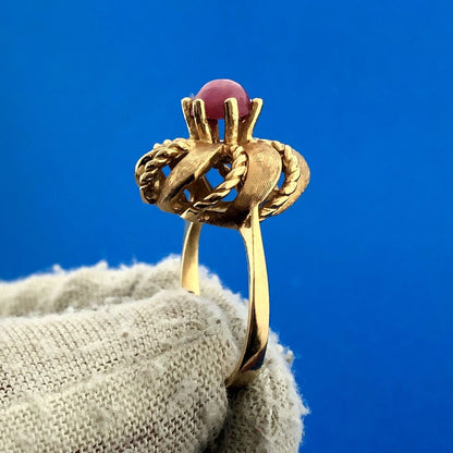Vintage 18K Yellow Gold Ruby Cabochon Solitaire Floral July Anniversary Ring