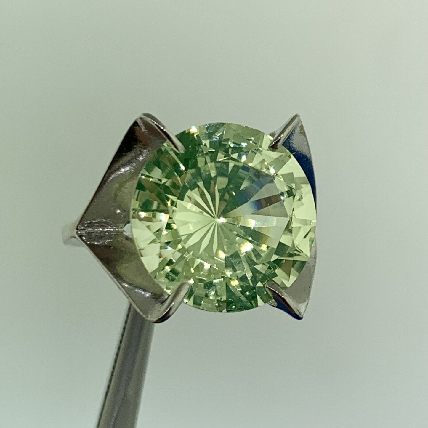 Dramatic Designer 10K White Gold Peridot Solitaire Statement Modernist Ring
