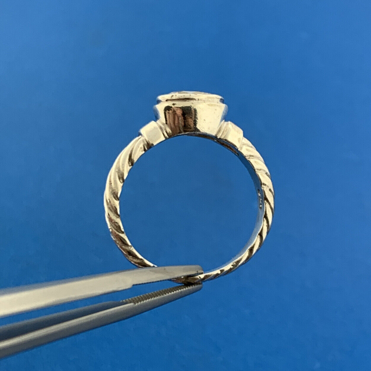 Estate 925 Sterling Silver White Quartz Solitaire Ribbed Cocktail Ring